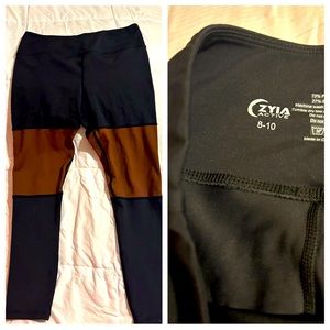 Zyia size 8-10 LNT 7/8 length. EUC.